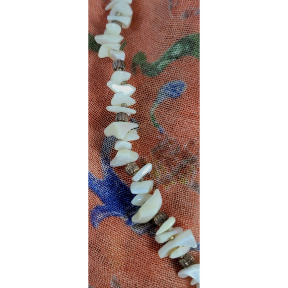 Vintage Miriam Haskell Mother of Pearl Chip Bead Necklace 29" Signed c. 1969 - Picture 6 of 8